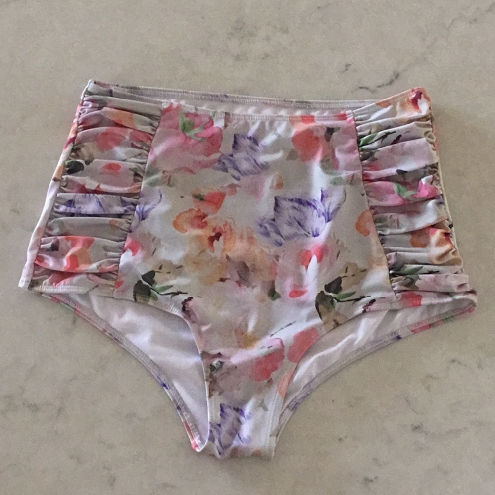 Floral print swim bottom Kortni Jeane